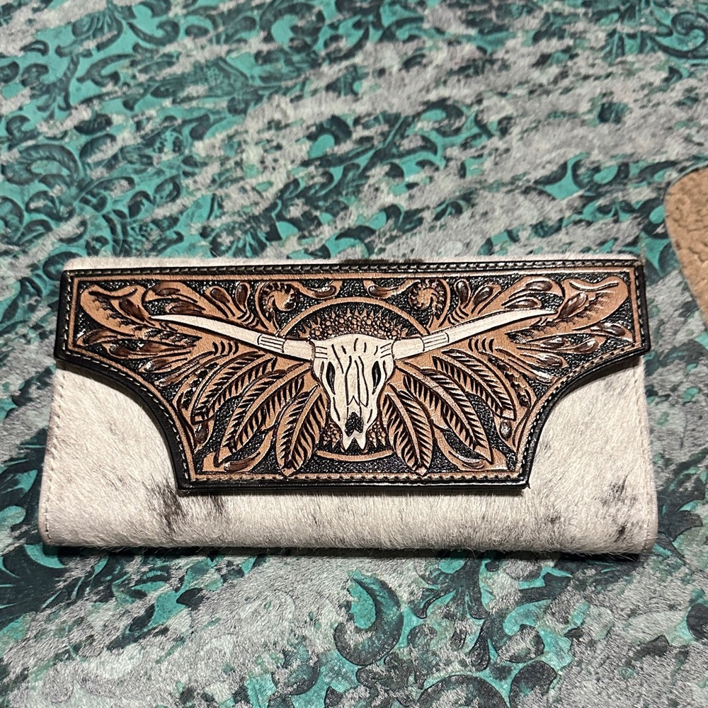 Western Style Leather Wallet with Skull Design